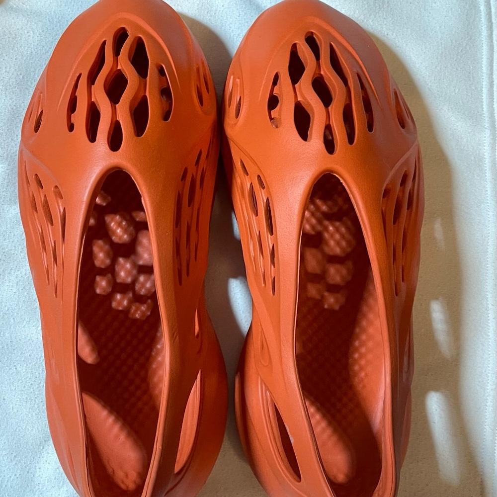 Authentic Yeezy Foam Runner